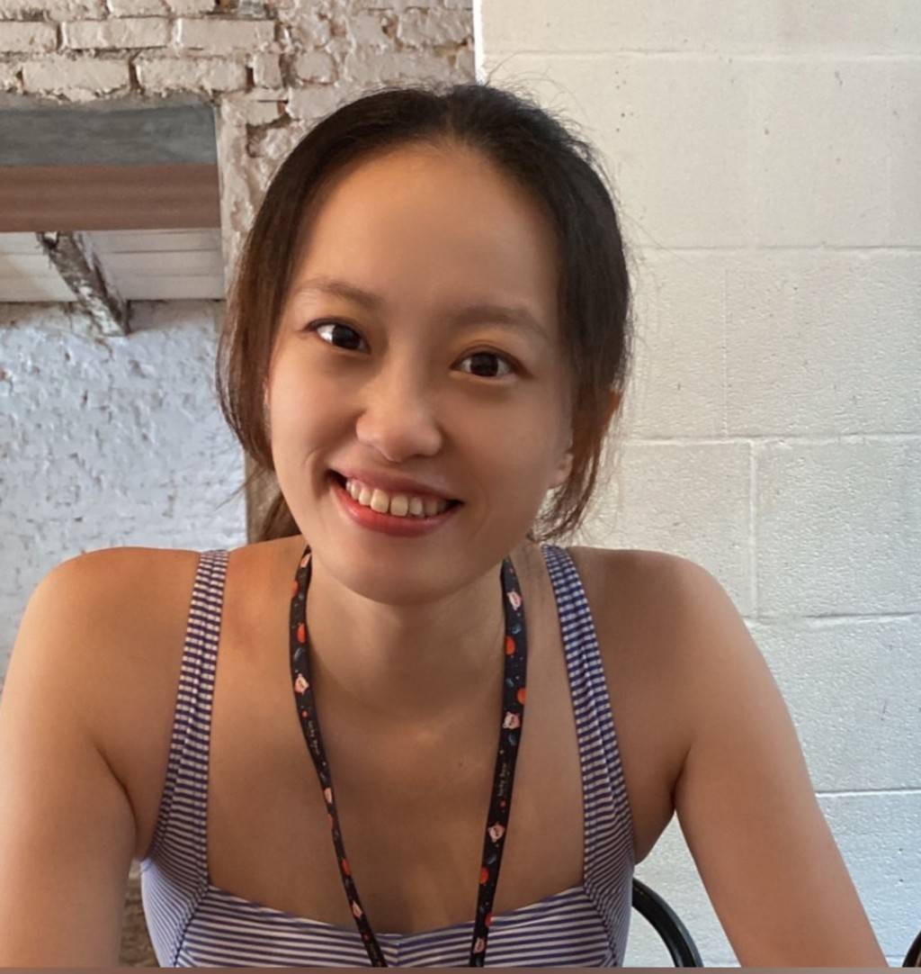 何佩怡 ada